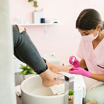 Medycyna pracy w branży kosmetycznej - zagrożenia i wymogi sanitarne