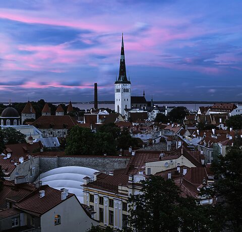 Jak wybrać ubezpieczenie turystyczne do Estonii?